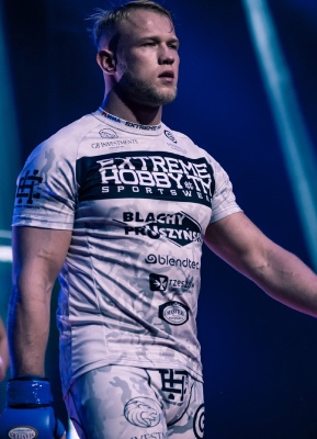 Laserowa korekcja wzroku, zabieg Zabieg, laserowa korekcja wzroku - Zawodnik MMA Piotr Kalenik